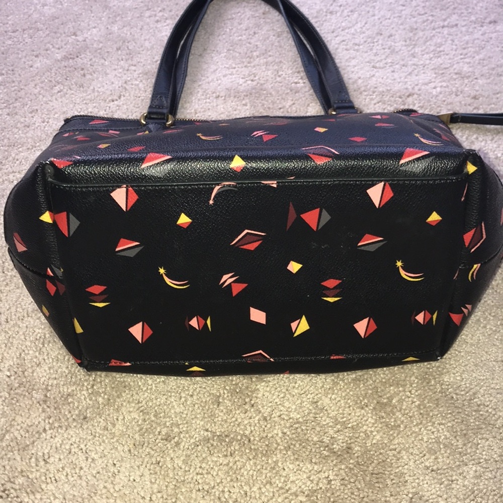 Black With Print Design Fossil Tote - image 6